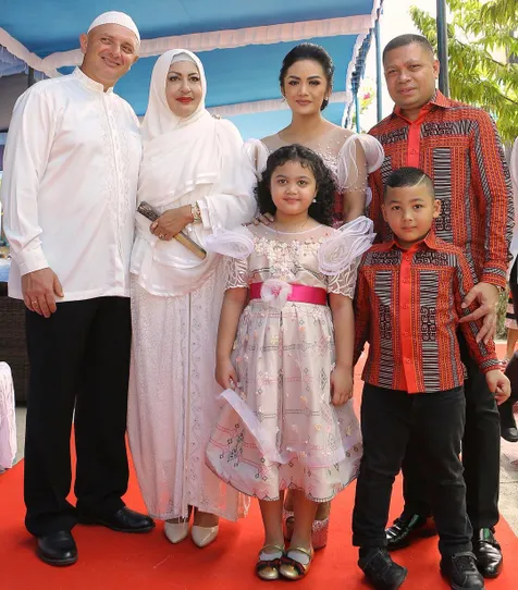 Pernikahan Anak Ata dan Raul Lemos