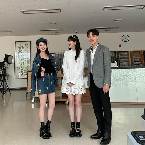 Bersama IU dan Yeo Jin Goo
