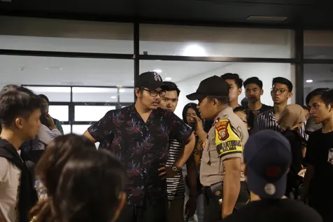 Penonon Ricuh, Suasana Chaos