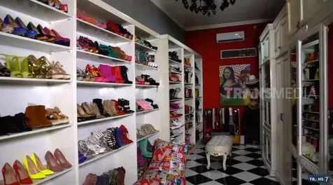 Ruang Simpan Sepatu