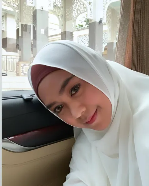 Ria Ricis Dirundung Banyak Masalah