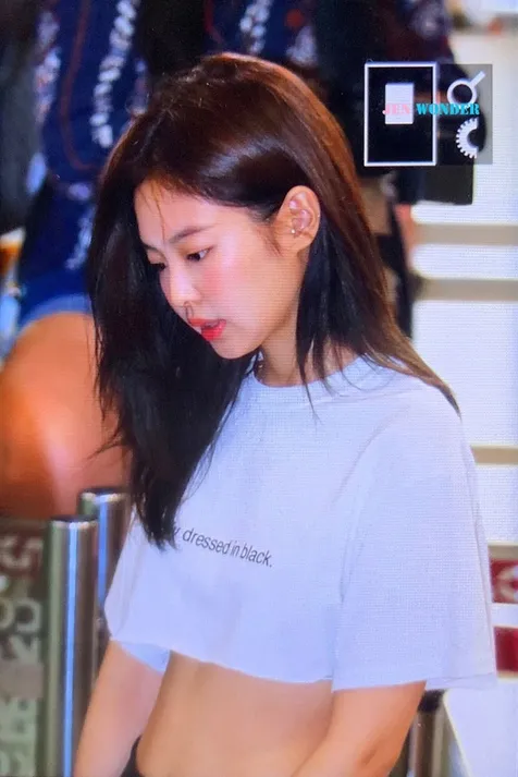 Pamer Perut Rata