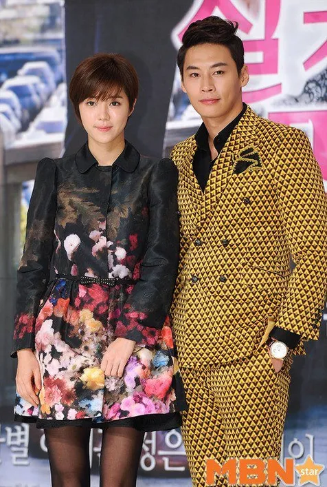 Park Han Byul - Jung Eun Woo