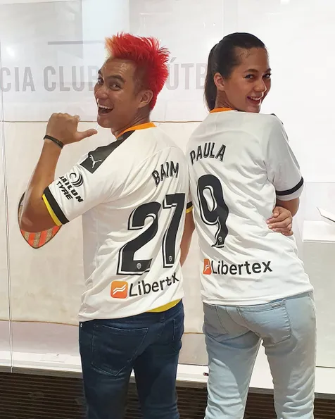 Kembaran Pakai Jersey