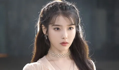 IU