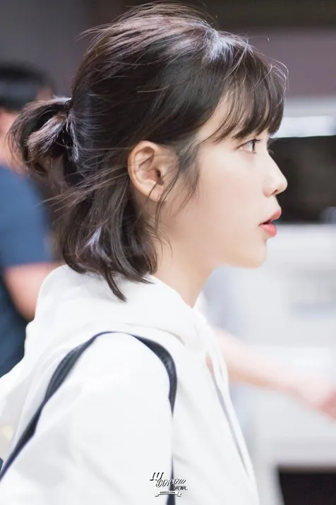 IU