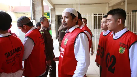 Berteman dengan Dhani dan Aris Idol