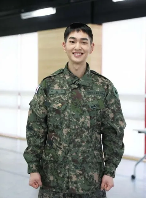 Onew SHINee