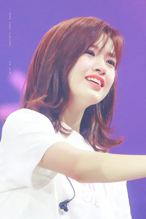 Yujin IZONE