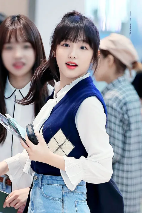 Yena IZONE