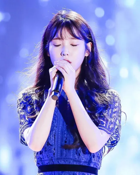IU