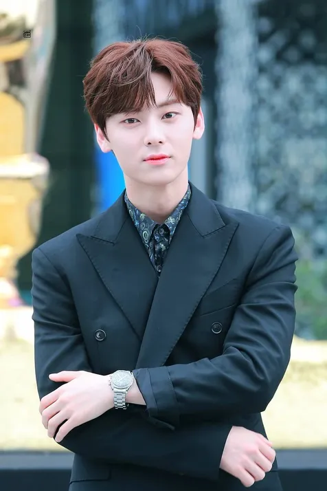 Hwang Minhyun