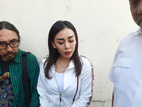 Tak Pernah Meminta Mobil dan Rumah