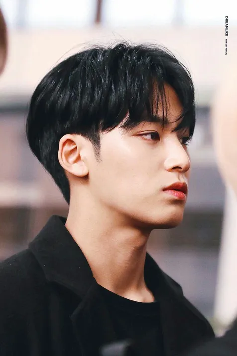 Hitam
