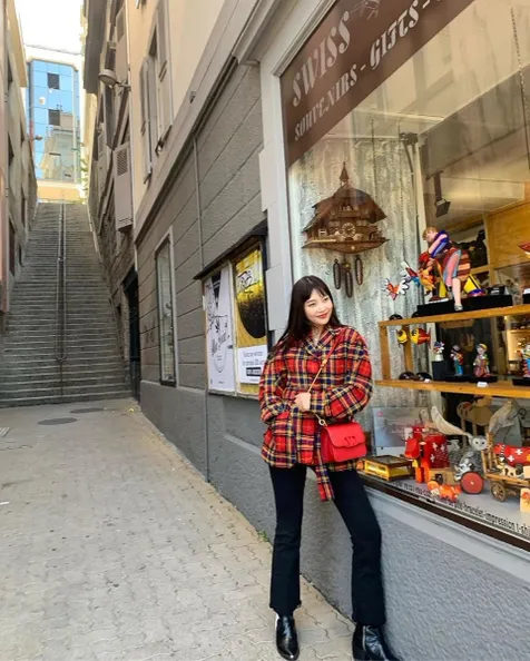 Joy Red Velvet
