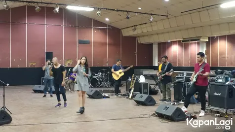 Raisa Mengaku Salah Tingkah