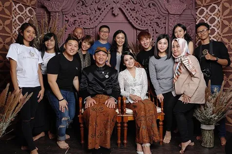 Semua Tim Pemotretan Bahagia