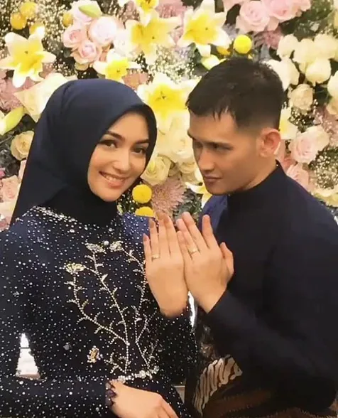 Rela Naik Pesawat Demi Lamaran Rezky dan Citra