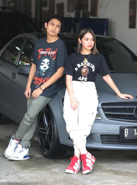 Sneakers Favorit Regina dan Rheno