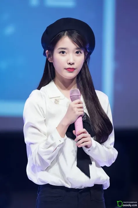 IU