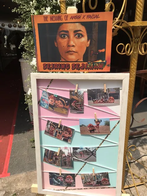 Foto Suzzanna Menyambut Tamu