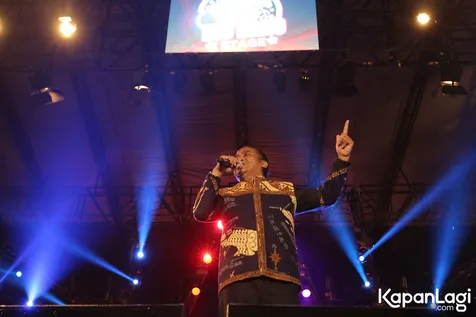 Lagu Dinyanyikan Jokowi