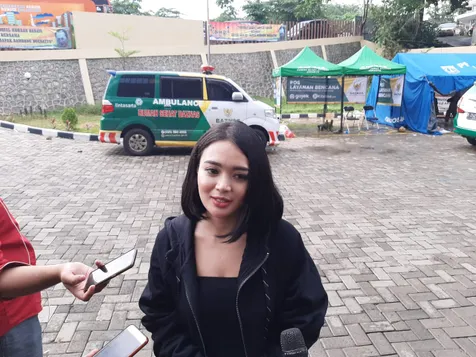 Aktif Bernyanyi