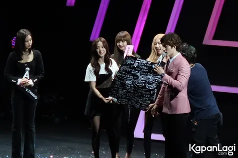 KESERUAN EVENT BLACKPINK FAN MEETING