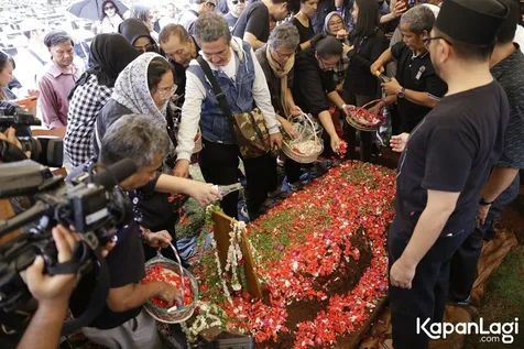 Karangan Bunga dari Tokoh Politik