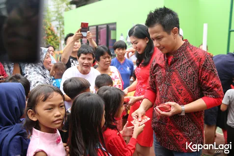 Bagikan Angpao