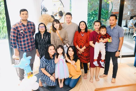 Saling Bantu Urus Anak