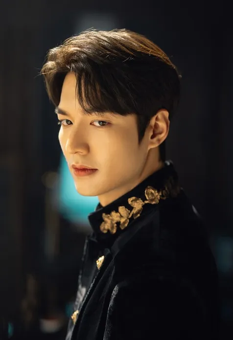 Kaisar Lee Gon, Diperankan oleh Lee Min-ho