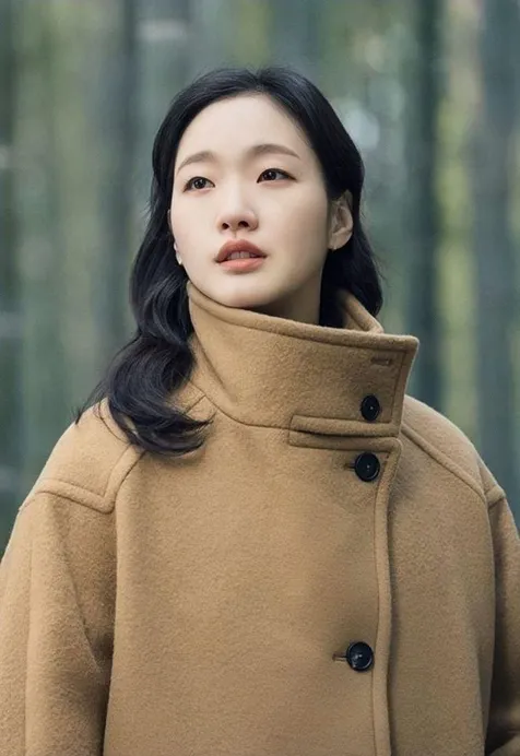Detektif Jung Tae-eul dan Luna, diperankan oleh Kim Go-eun