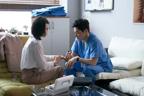 Benih Cinta yang Bersemi di Antara Song Hwa dan Ik Jun