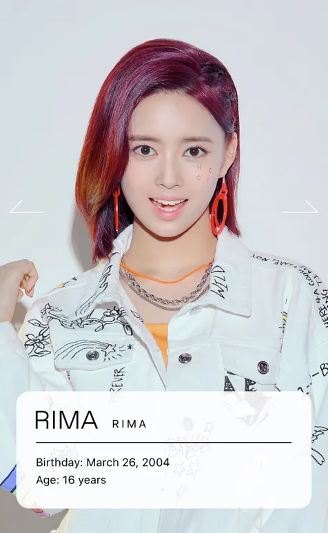 Rima, tetap kelihatan cantik dengan rambut merahnya. Udah siap debut banget.