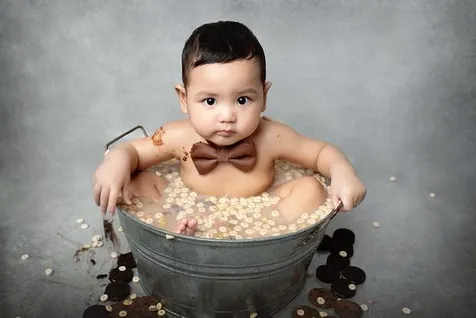 Unggah Foto Anak Mandi Biskuit, Cut Meyriska Minta Maaf