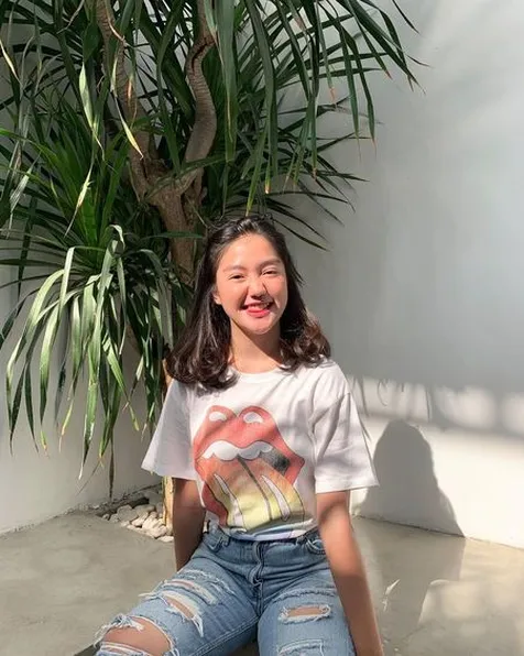 8 Potret Cantik Chandrika Chika Bintang Tiktok Yang Viral Joget Papi Chulo M Kapanlagi Com