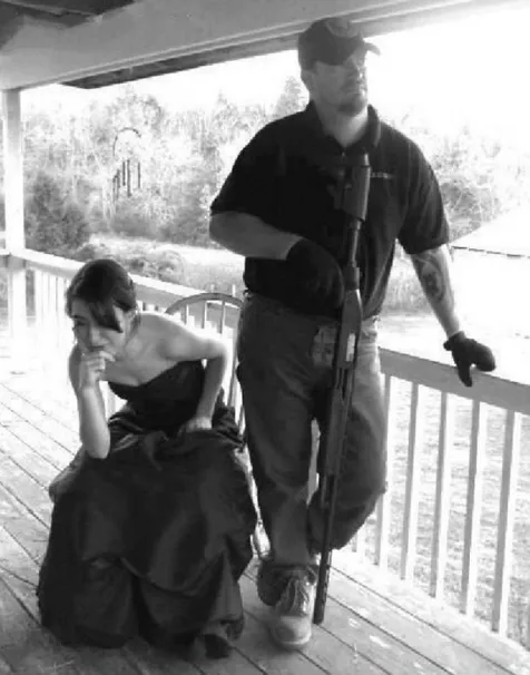 FOTO: 8 Ayah Overprotective Ini Lucu Tapi Bikin Keder Para Cowok | Plus