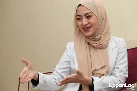 di radio dalam klinik gigi Foto Gadrie Sarah Saat Hati Praktek, Ingin Cantik Bikin di radio dalam klinik gigi Foto Gadrie Sarah Saat Hati Praktek, Ingin Cantik Bikin