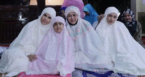 FOTO: Momen Ramadan Keluarga SBY - Ani, Mesra Hangat Panen 