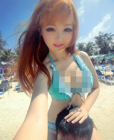 FOTO: Yun Tang, Barbie Hidup Asal China Ini Bikin Gempar ...