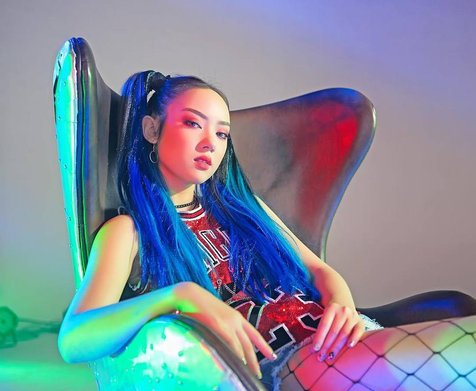 Jannine Weigel Yang Cover Meraih Bintang Versi Inggris Thailand M Kapanlagi Com