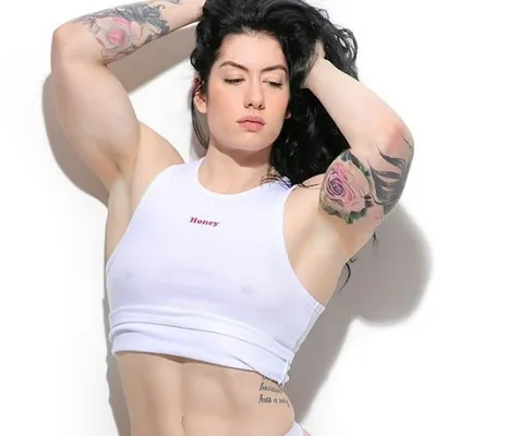 Natasha Aughey, Cewek Cakep Dengan Tubuh Super Kekar Bak 