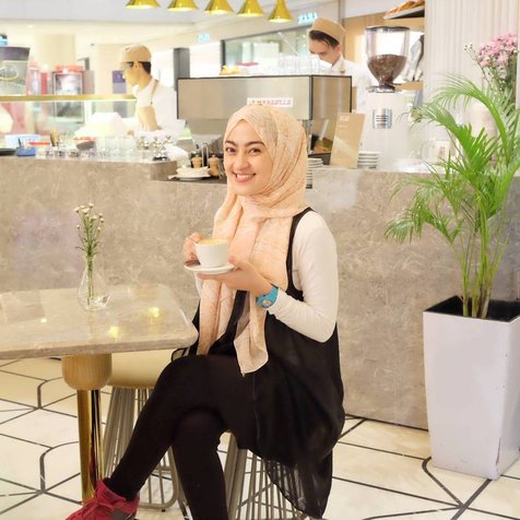 Sarah Gadrie, Dokter Gigi Cantik Bikin Kamu Ingin Tambal 