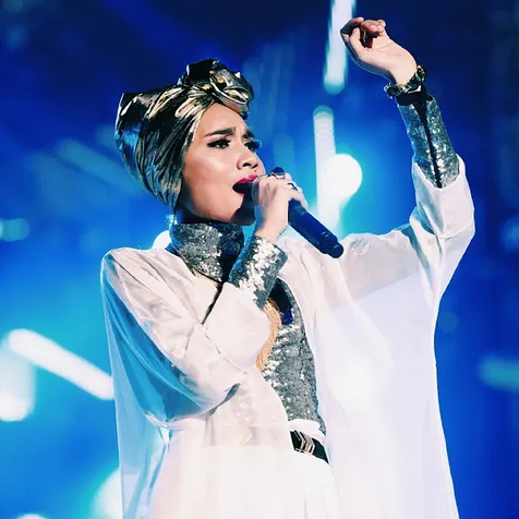 Agnes Monica  5 Fakta Yuna, Saingan Berat Agnez Mo Dan 