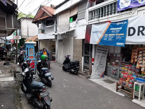 Ipar Lucinta Datang dengan Wajah Seram
