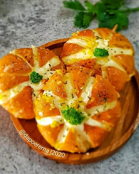 Korean Cream Cheese Garlic Bread Simpel