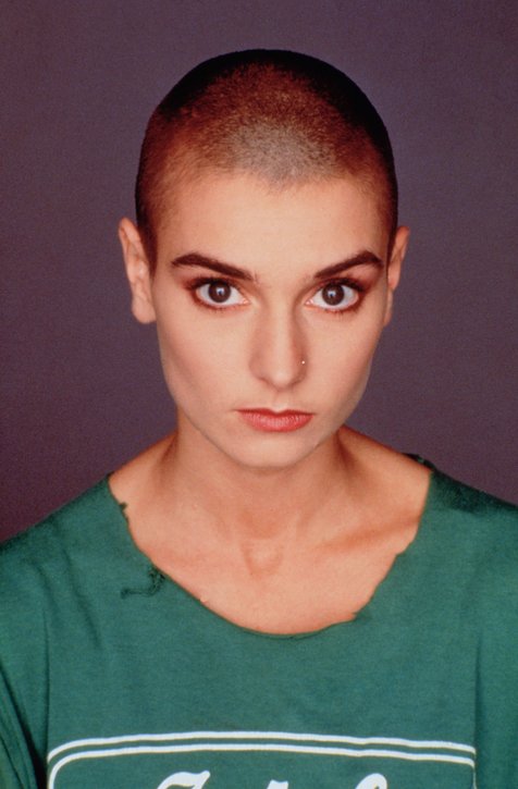 Sinead O Connor  6 Penyanyi Cewek Dunia Yang Pernah Botak 