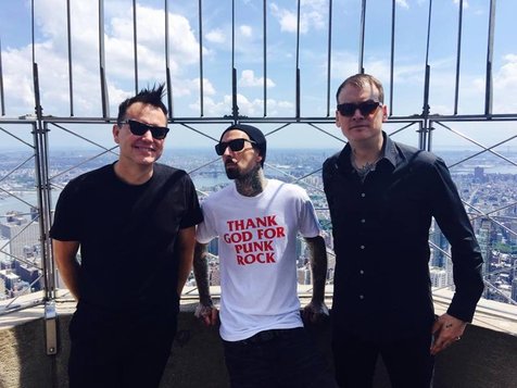 Blink 182 beri satu lagu tambahan di album barunya versi Japan Market © Facebook.com/blink182