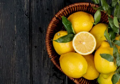 Cairan Dari Kulit Lemon